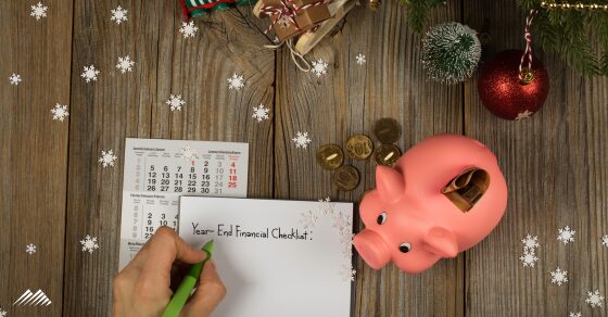 tax planning notepad and piggy bank